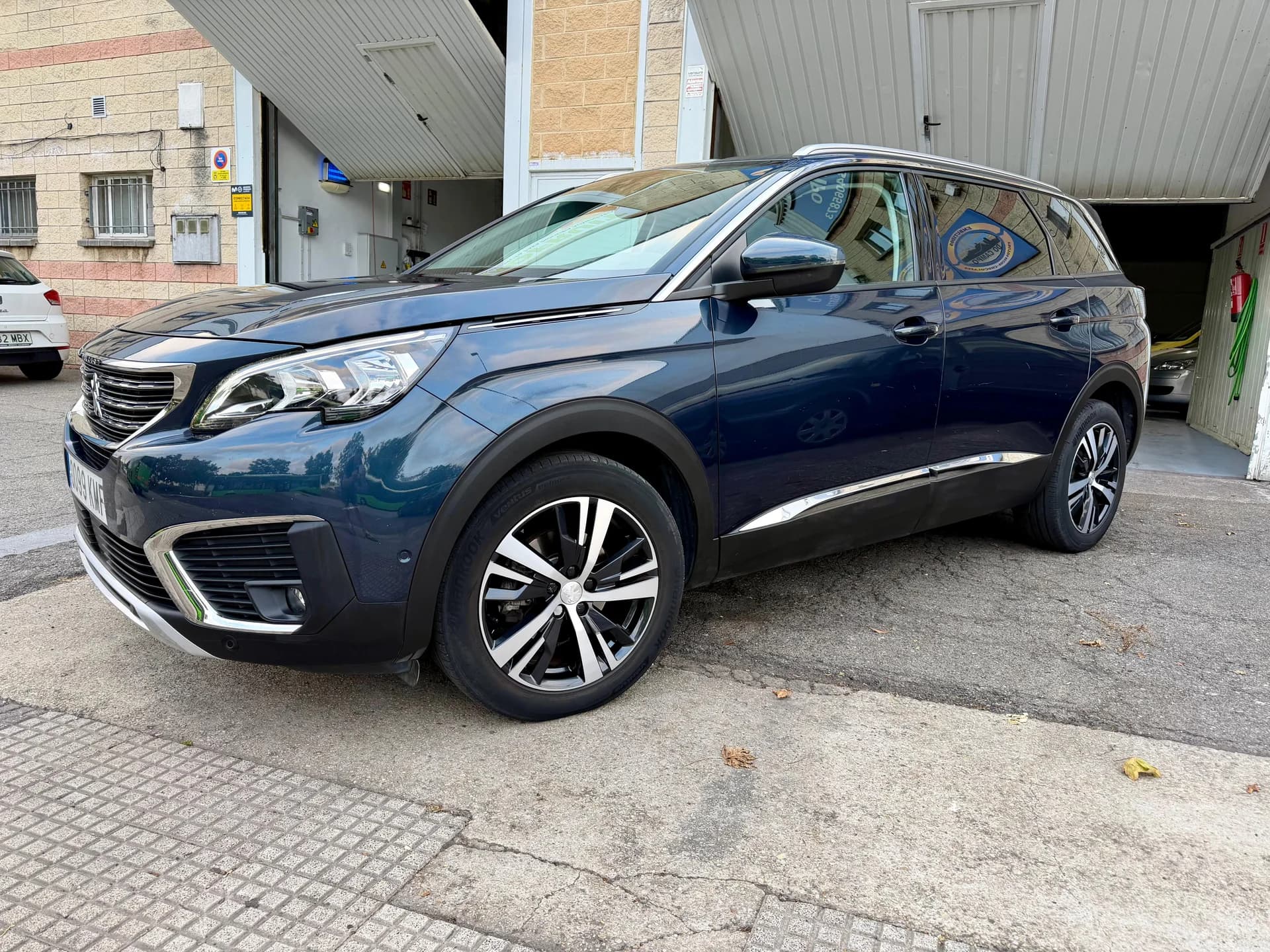 Peugeot 5008 Allure 1.6 THP — foto 1 de 13