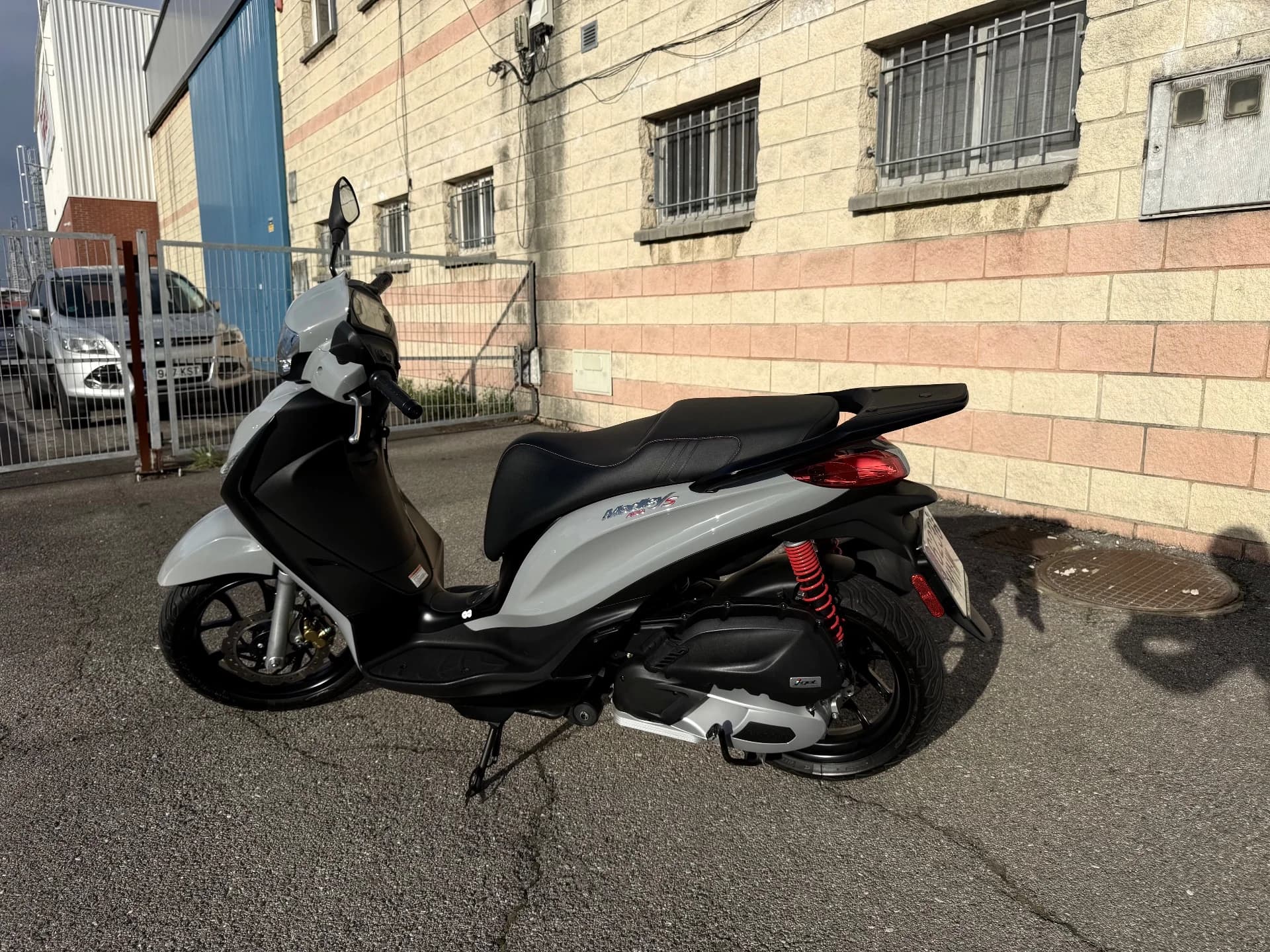 Piaggio Vietnam Medley 125 Moda/1/00 — foto 1 de 6